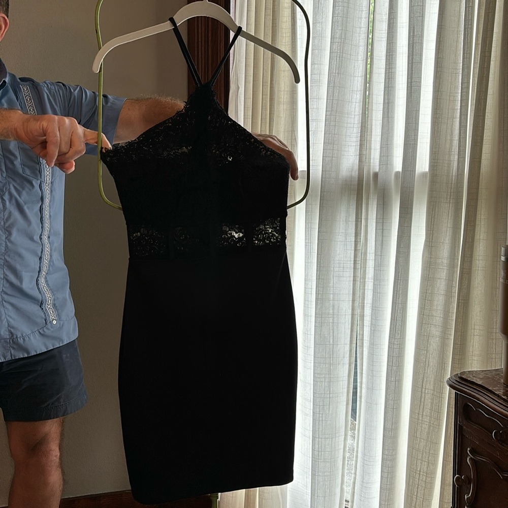 ROW-A SIZE 3 BLACK AND LACE MINI FITTED DRESS